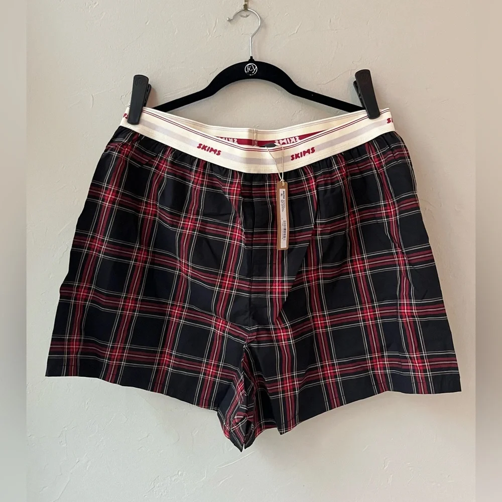 SKIMS MEN”S COTTON POPLIN LOGO BAND BOXER ASH RED PLAID L